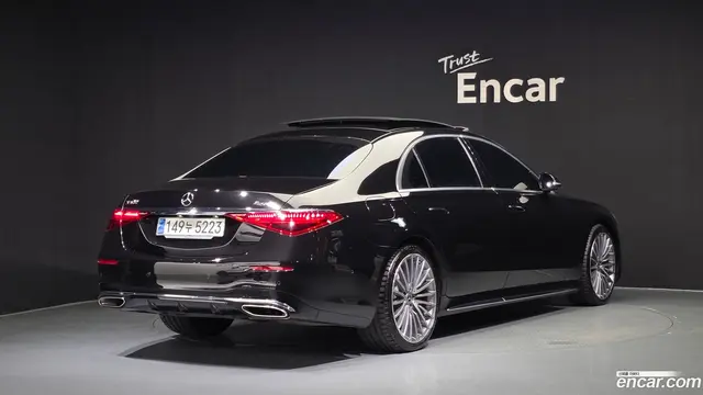 Main__Slider__Photo:S-Class Mercedes-Benz 2023.8-1