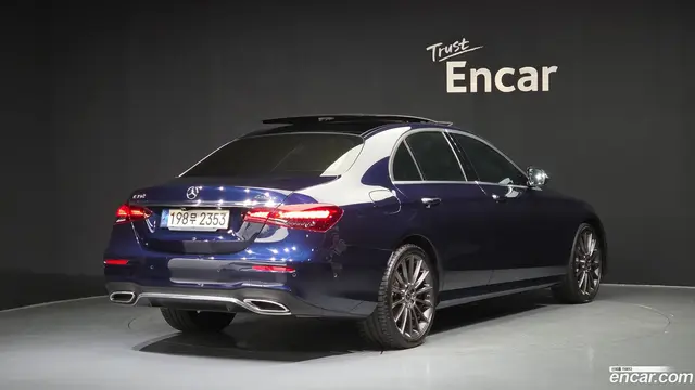 Main__Slider__Photo:E-Class Mercedes-Benz 2021.3-1