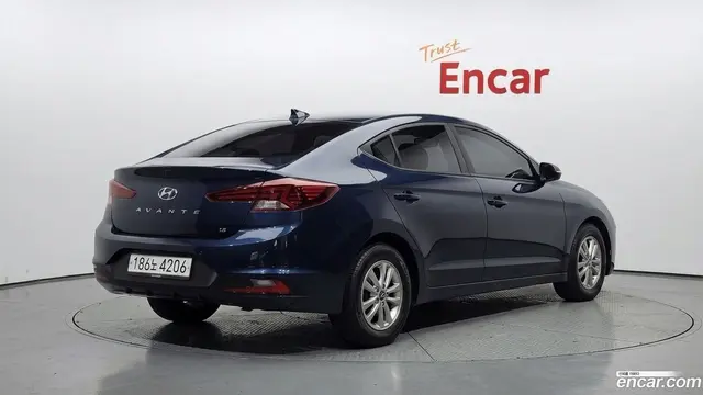 Main__Slider__Photo:AVANTE Hyundai 2019.2-1