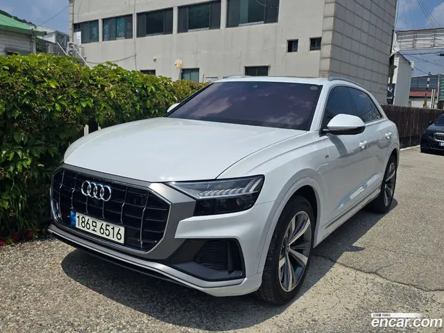 Main__Slider__Photo:Q8 Audi 2021.8-1