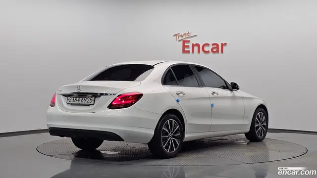 Main__Slider__Photo:C-Class Mercedes-Benz 2019.9-1