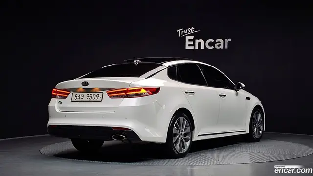 Main__Slider__Photo:K5 Kia 2016.11-1
