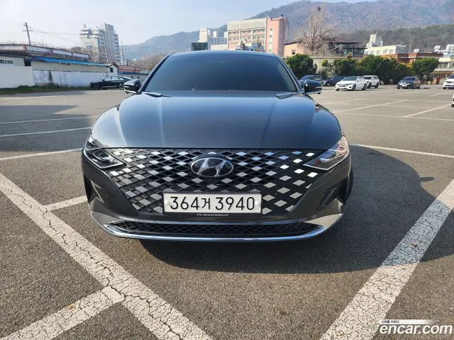 Main__Slider__Photo:Grandeur Hyundai 2020.3-1