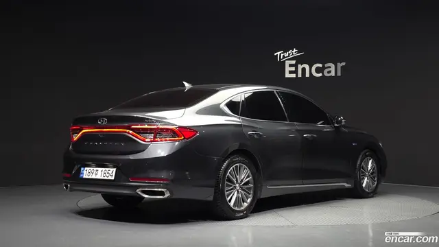 Main__Slider__Photo:Grandeur Hyundai 2019.6-1