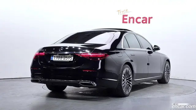 Main__Slider__Photo:S-Class Mercedes-Benz 2022.6-1