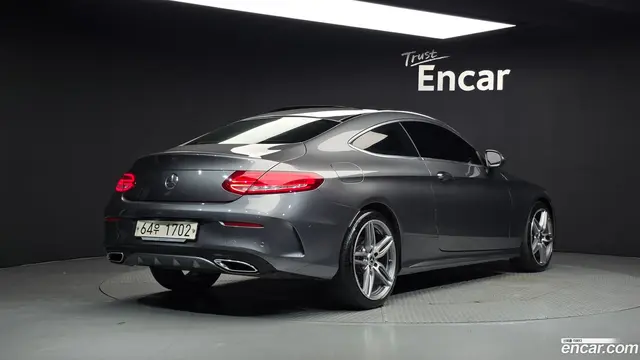 Main__Slider__Photo:C-Class Mercedes-Benz 2017.7-1