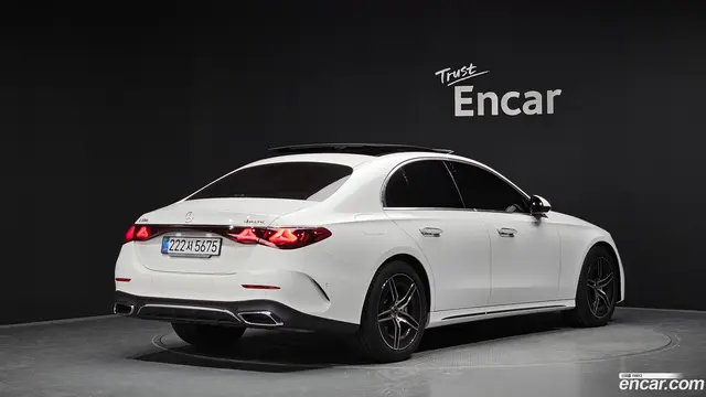 Main__Slider__Photo:E-Class Mercedes-Benz 2026.2-1