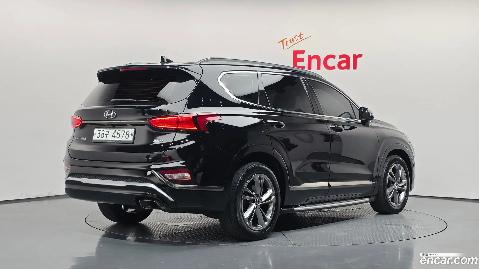 Main__Slider__Photo:Santafe Hyundai 2019.2-1