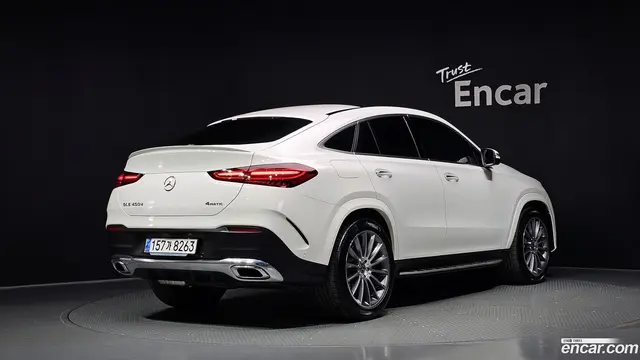 Main__Slider__Photo:GLE-Class Mercedes-Benz 2023.11-1