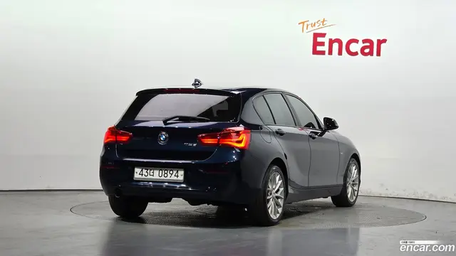Main__Slider__Photo:1-Series BMW 2016.4-1