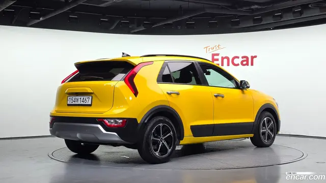Main__Slider__Photo:Niro Kia 2022.6-1
