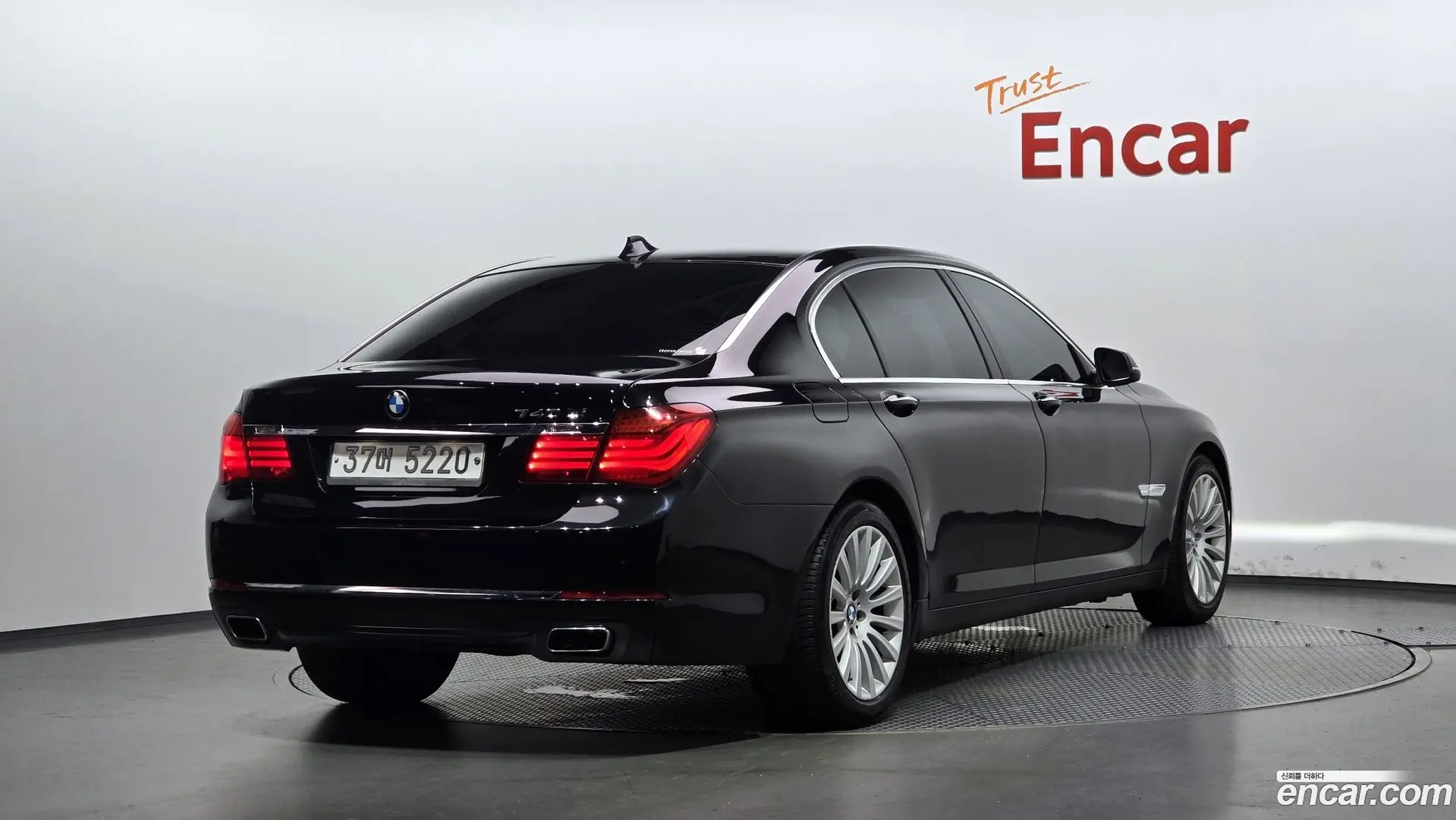 Main__Slider__Photo:7-Series BMW 2013.6-1