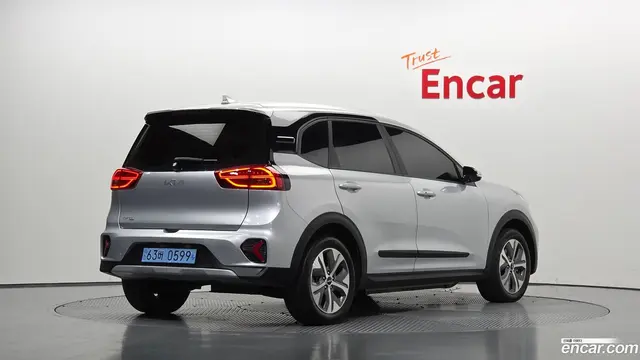 Main__Slider__Photo:Niro Kia 2022.6-1
