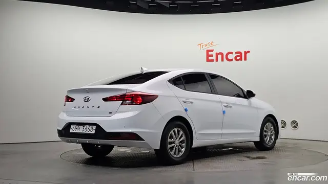 Main__Slider__Photo:AVANTE Hyundai 2019.5-1