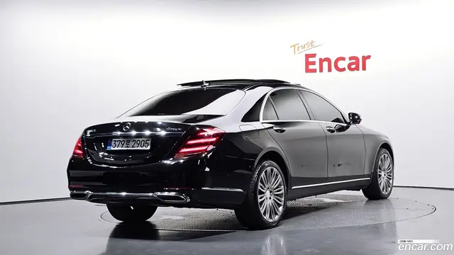 Main__Slider__Photo:S-Class Mercedes-Benz 2018.10-1