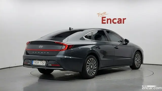Main__Slider__Photo:Sonata Hyundai 2023.4-1
