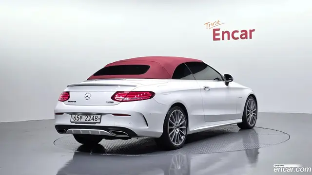 Main__Slider__Photo:C-Class Mercedes-Benz 2017.6-1