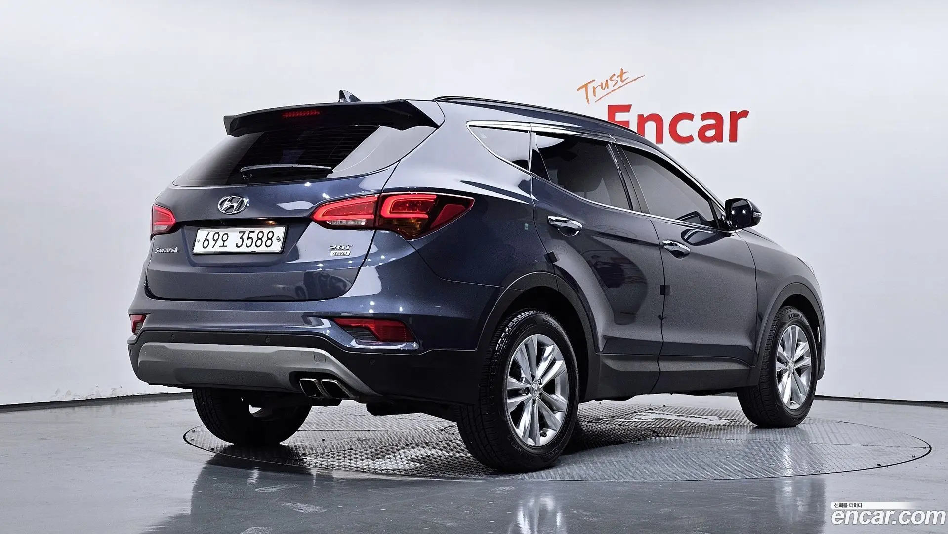 Main__Slider__Photo:Santafe Hyundai 2018.0-1