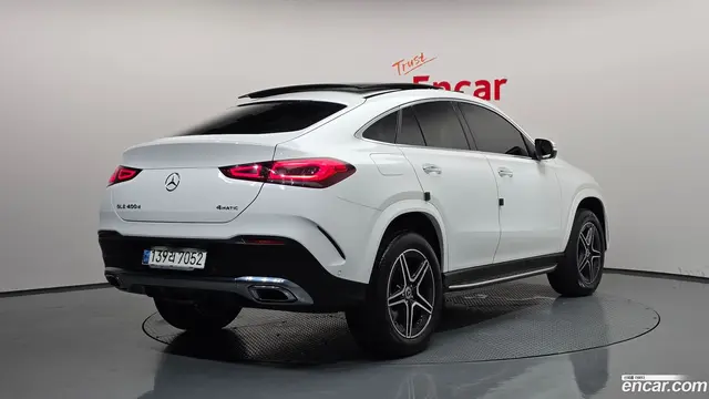 Main__Slider__Photo:GLE-Class Mercedes-Benz 2021.2-1