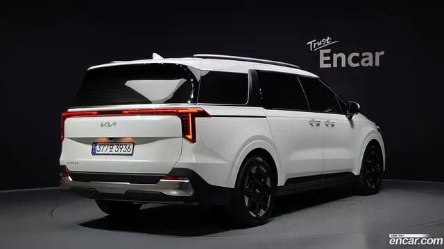 Main__Slider__Photo:Canival Kia 2024.1-1