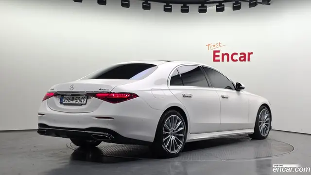 Main__Slider__Photo:S-Class Mercedes-Benz 2022.3-1