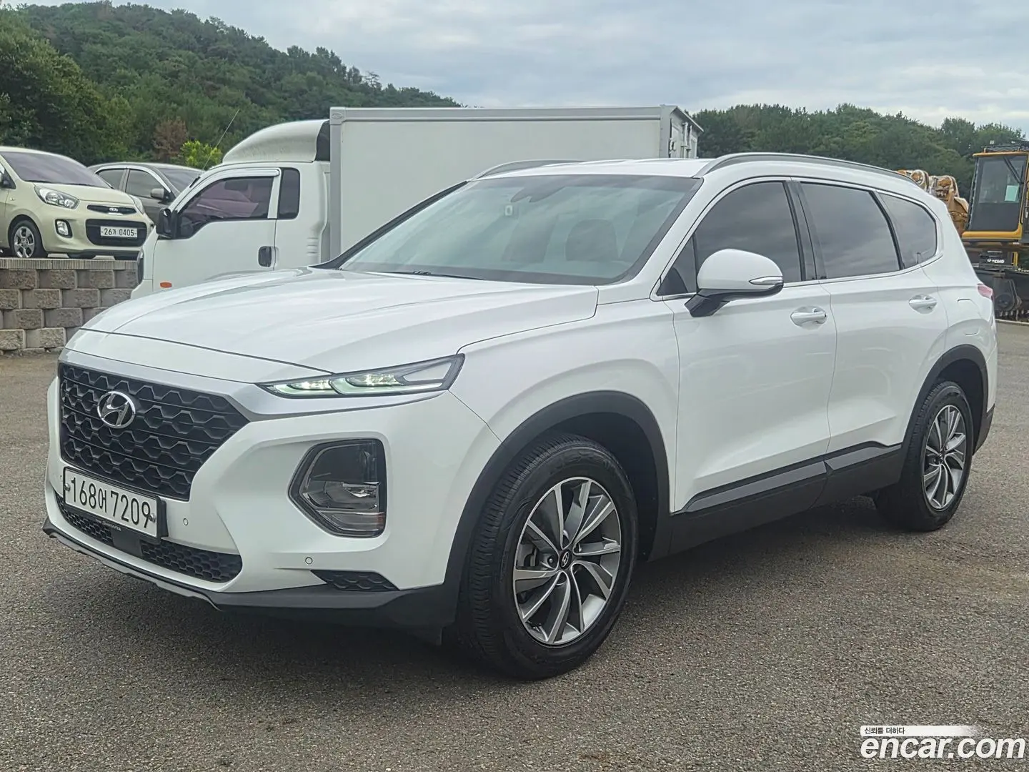 Main__Slider__Photo:Santafe Hyundai 2018.2-1