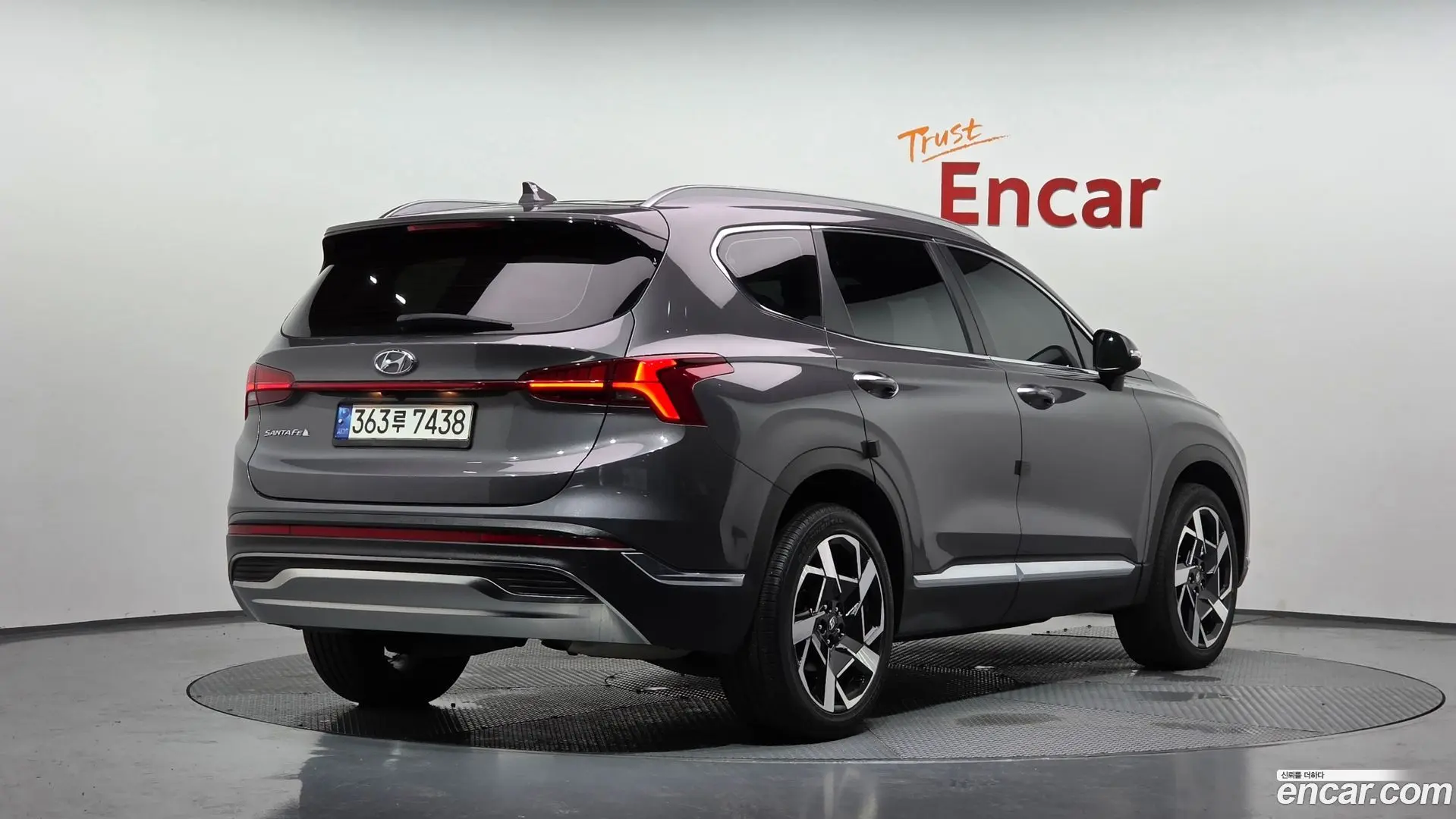 Main__Slider__Photo:Santafe Hyundai 2020.11-1
