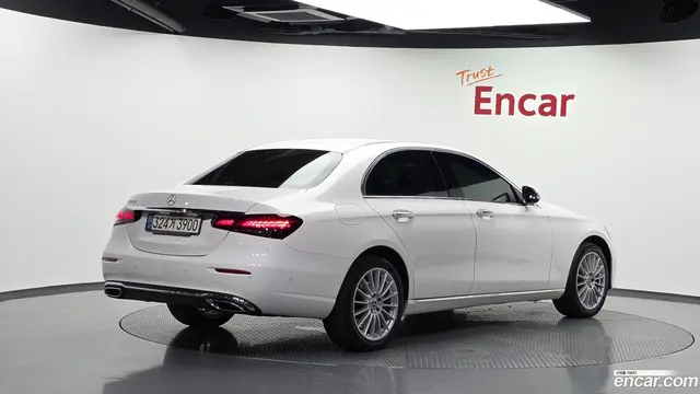 Main__Slider__Photo:E-Class Mercedes-Benz 2021.6-1