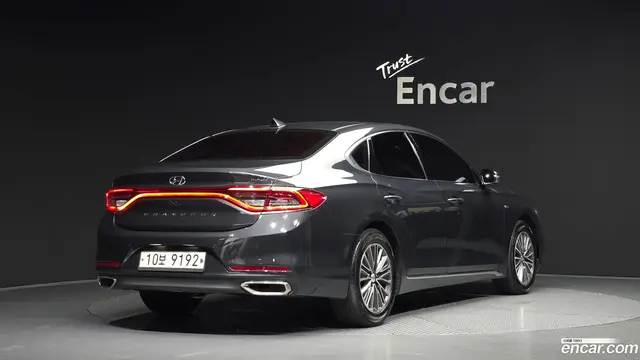 Main__Slider__Photo:Grandeur Hyundai 2018.1-1
