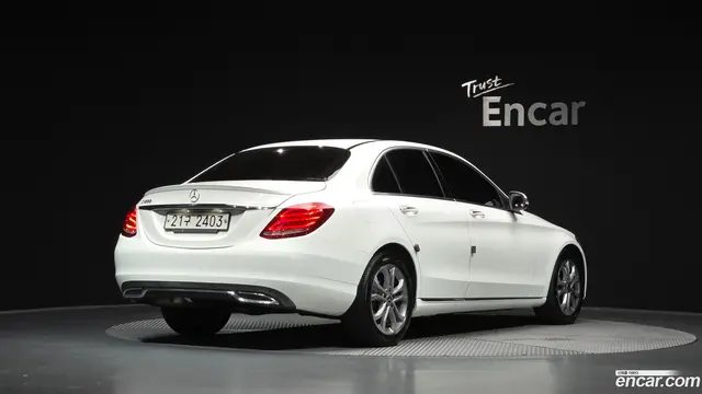 Main__Slider__Photo:C-Class Mercedes-Benz 2017.3-1