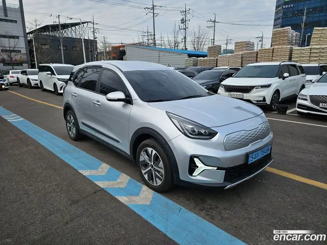 Main__Slider__Photo:Niro Kia 2022.5-1