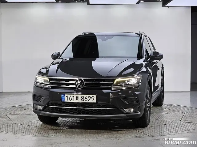 Main__Slider__Photo:Tiguan Volkswagen 2020.10-1