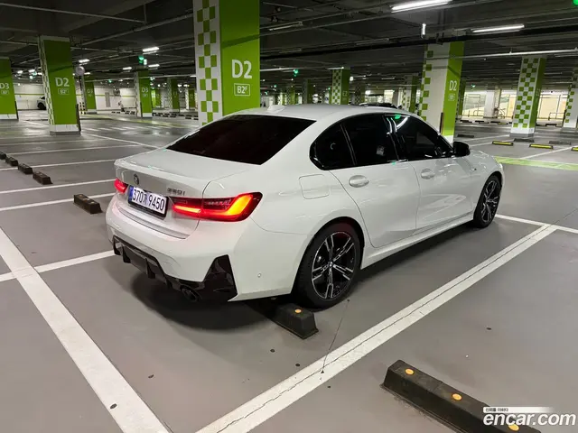 Main__Slider__Photo:3-Series BMW 2025.6-1