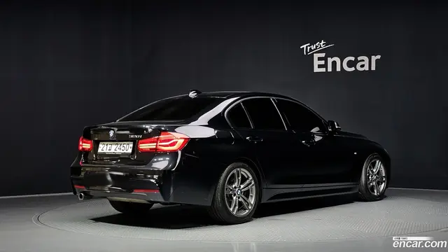 Main__Slider__Photo:3-Series BMW 2018.3-1