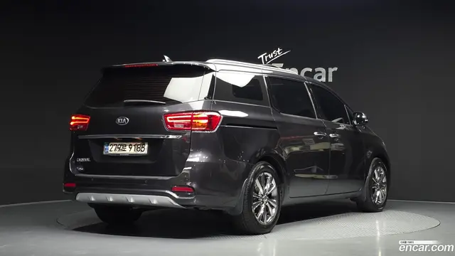 Main__Slider__Photo:Canival Kia 2019.8-1