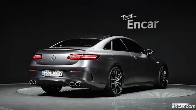 Main__Slider__Photo:E-Class Mercedes-Benz 2020.11-1