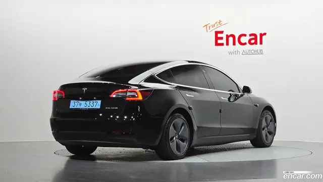 Main__Slider__Photo:Model 3 Tesla 2020.7-1