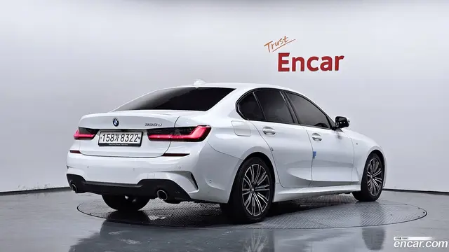 Main__Slider__Photo:3-Series BMW 2019.3-1