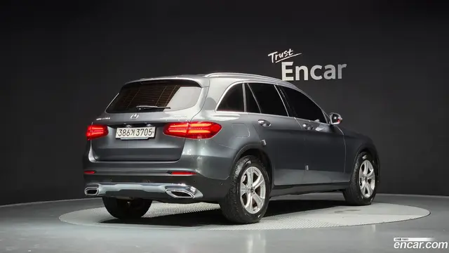 Main__Slider__Photo:GLC-Class Mercedes-Benz 2018.1-1