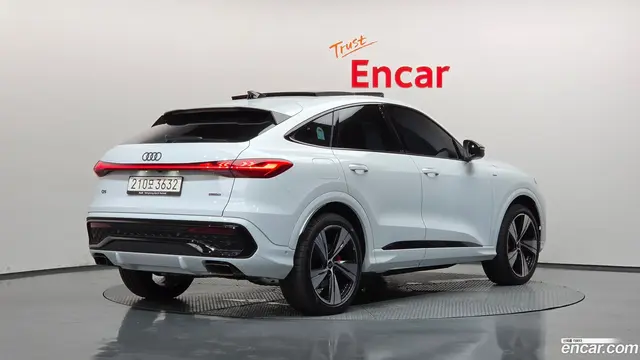 Main__Slider__Photo:Q5 Audi 2025.9-1