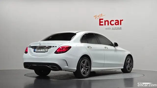 Main__Slider__Photo:C-Class Mercedes-Benz 2021.5-1
