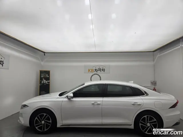Main__Slider__Photo:Grandeur Hyundai 2021.10-1