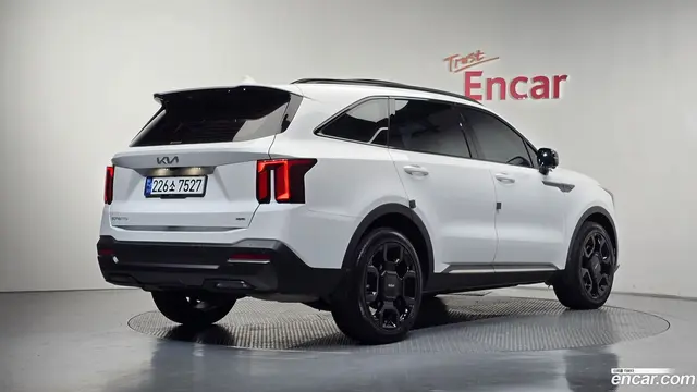Main__Slider__Photo:Sorento Kia 2024.4-1