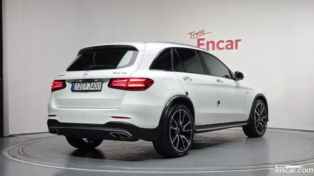 Main__Slider__Photo:GLC-Class Mercedes-Benz 2017.9-1