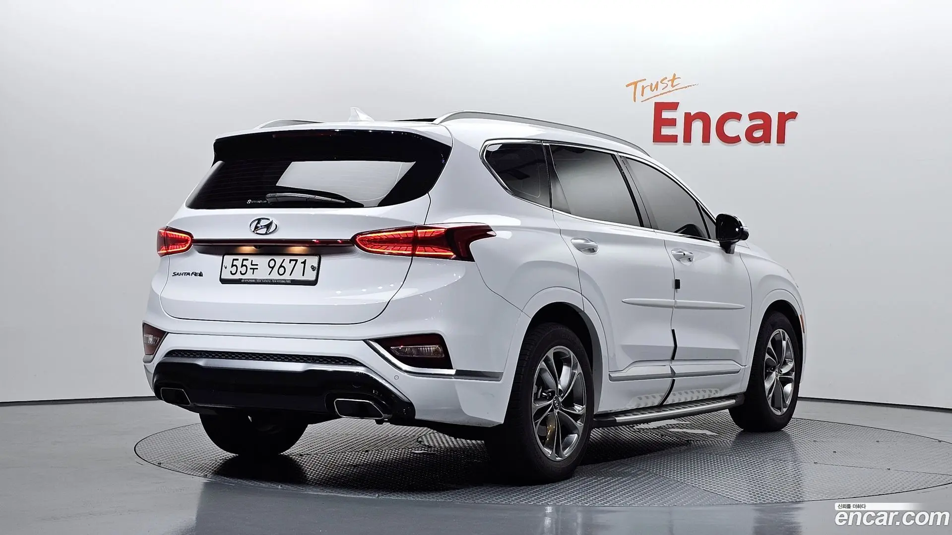 Main__Slider__Photo:Santafe Hyundai 2019.5-1