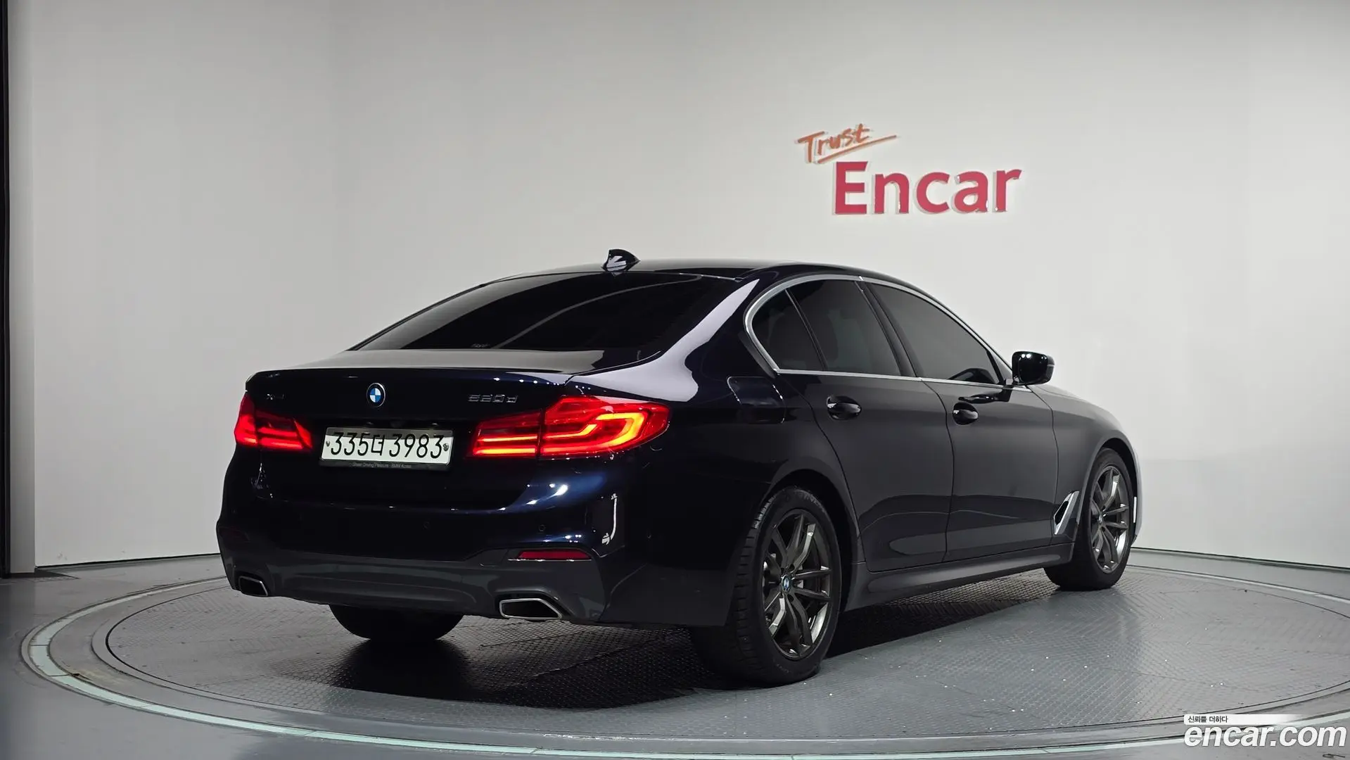 Main__Slider__Photo:5-Series BMW 2019.10-1