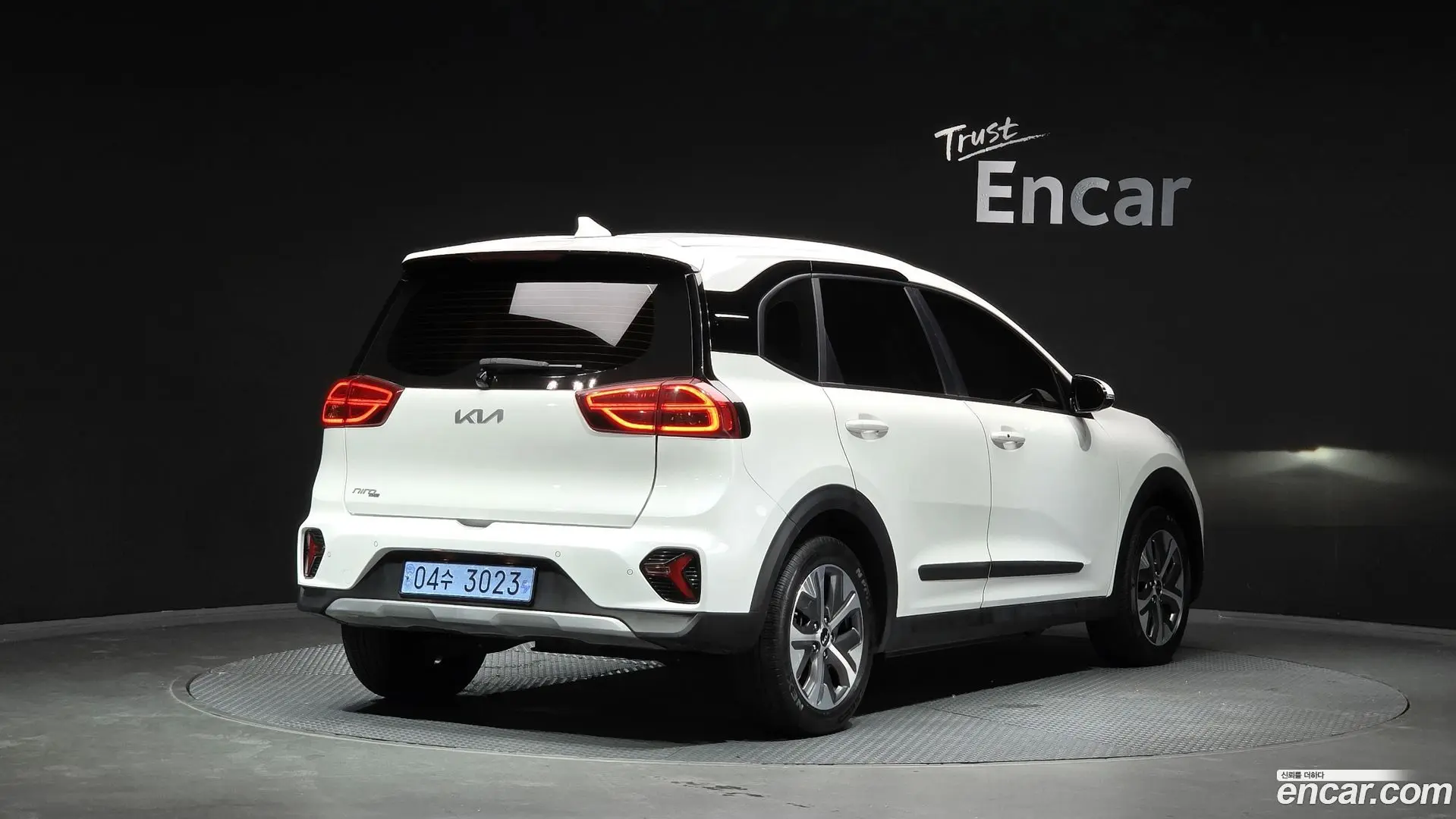 Main__Slider__Photo:Niro Kia 2022.8-1