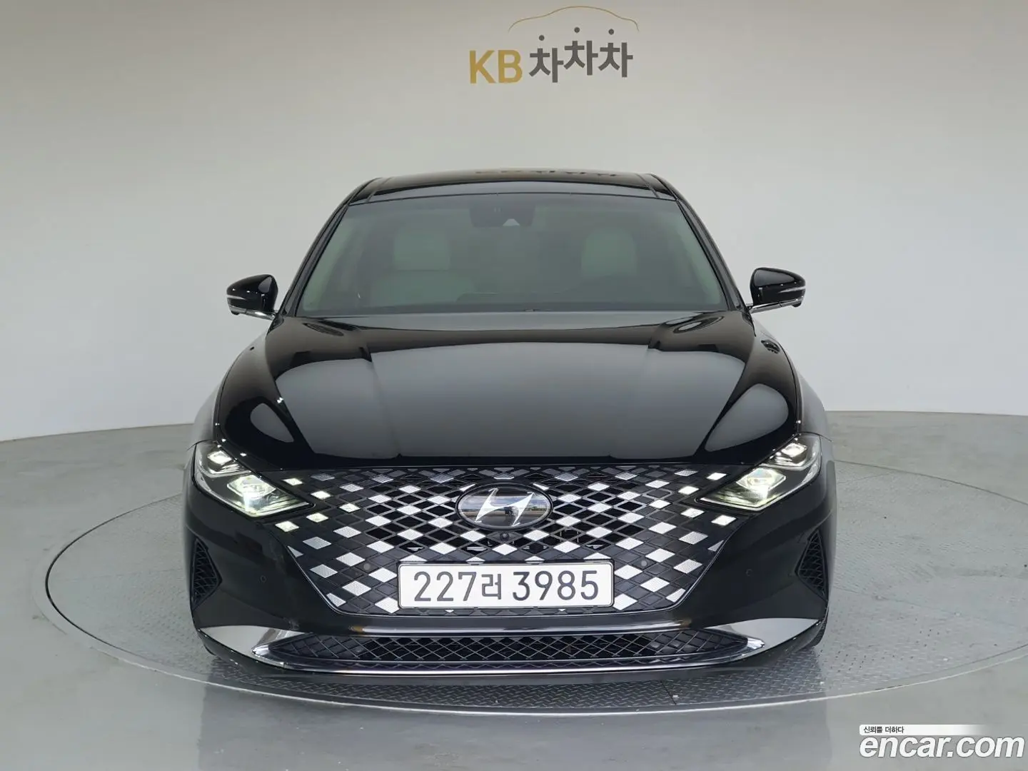 Main__Slider__Photo:Grandeur Hyundai 2022.4-1