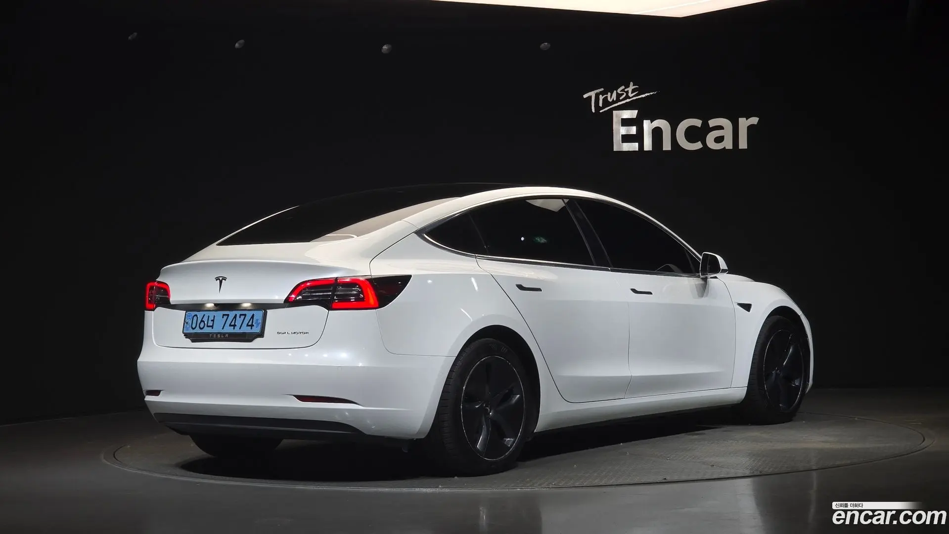 Main__Slider__Photo:Model 3 Tesla 2020.2-1