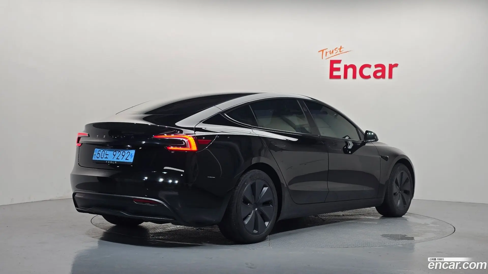 Main__Slider__Photo:Model 3 Tesla 2024.4-1
